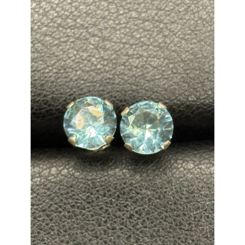 Sterling Silver 7MM Blue Topaz Stud Earrings 925 H17